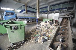 武漢環(huán)保新舉措 首批餐廚垃圾場年底投用，融合人工造浪設(shè)備提升處理效率